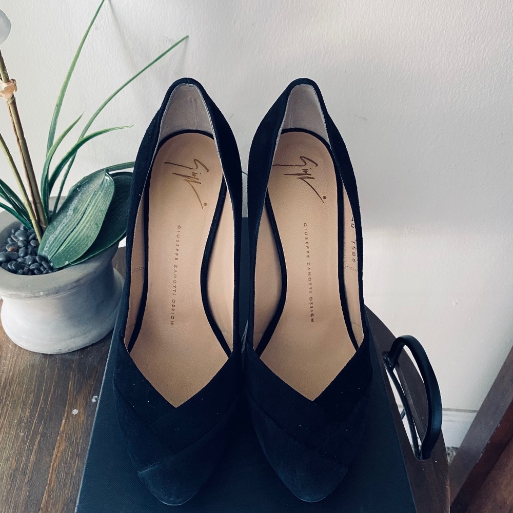 Giuseppe Zanotti Suede 120 Pump
